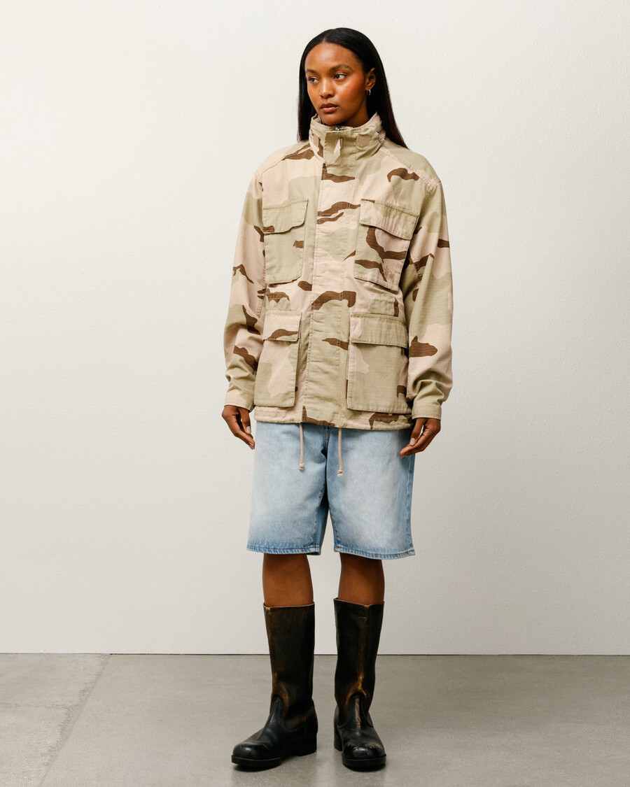 stora gamla korta denimjeans